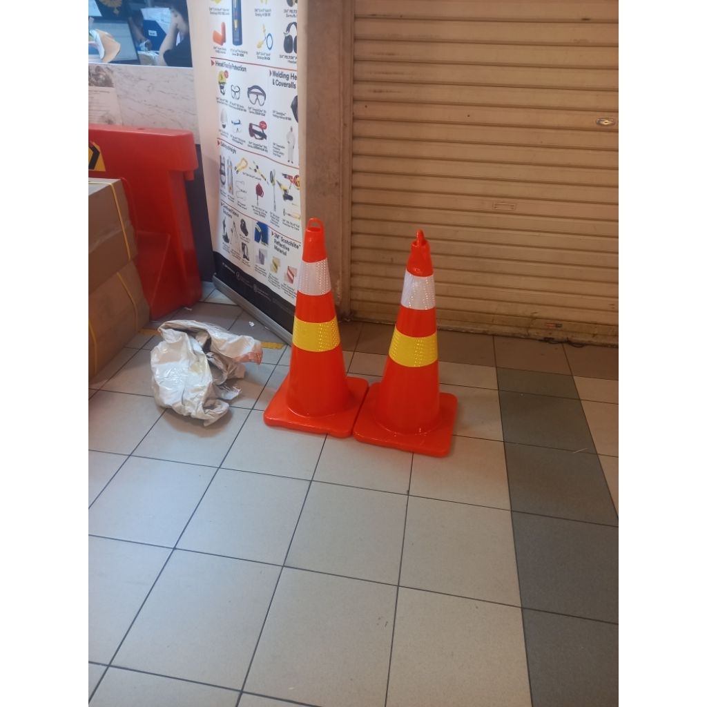 TRAFFIC CONE 90 CM BEST ORANGE.