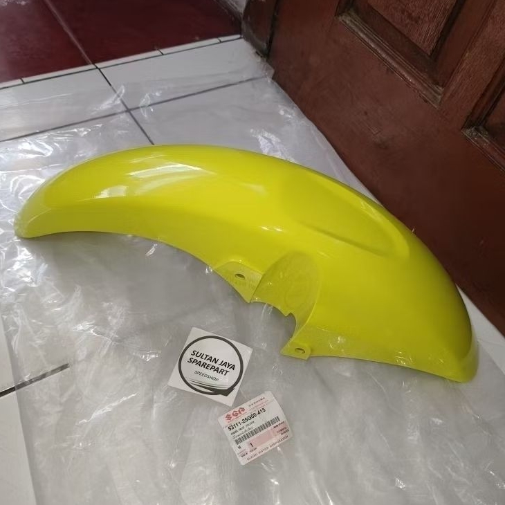 SPAKBOR DEPAN SLEBOR DEPAN FRONT FENDER SUZUKI SATRIA FU 150 CBU KUNING AURA YELLOW 415 ORIGINAL