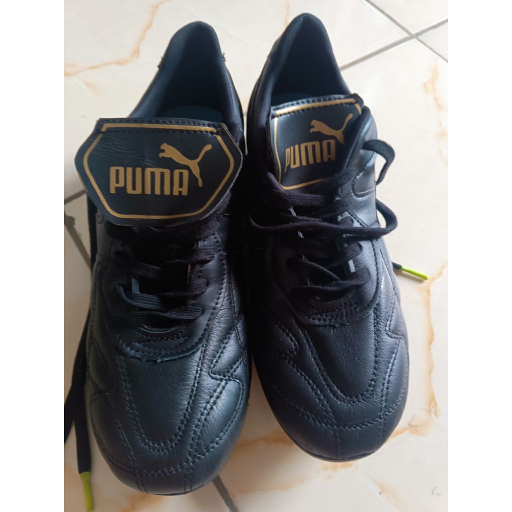 sepatu bola second puma