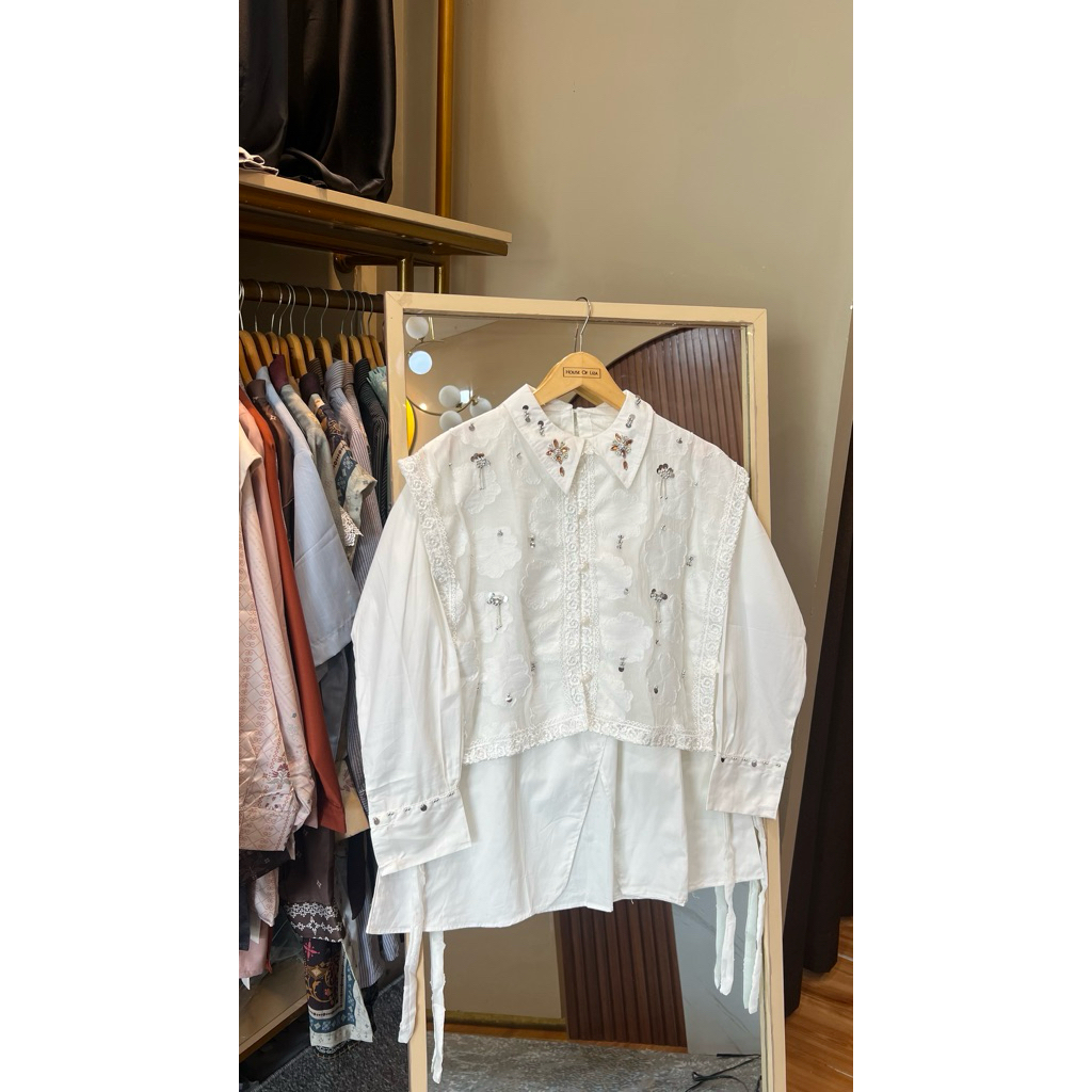 Aghnia Blouse