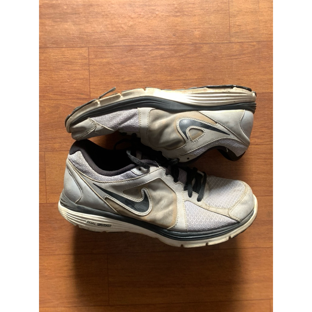 [preloved] sepatu nike lari jogging running pria wanita murah brand nike dual fusion second - bekas