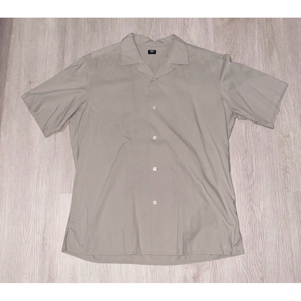 Kemeja Uniqlo Open Collar