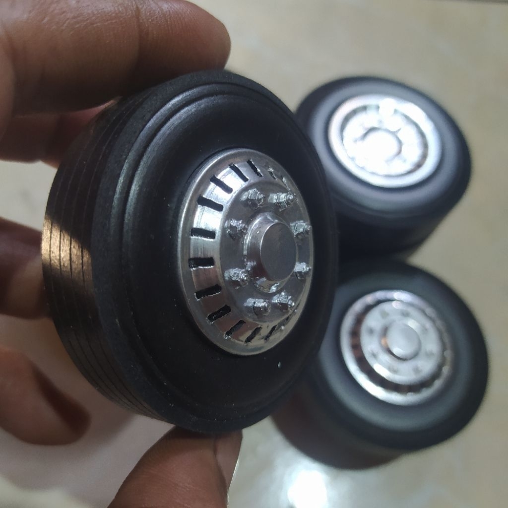 ban miniatur bus mbledos class wheeldop mitsubishi ban saja