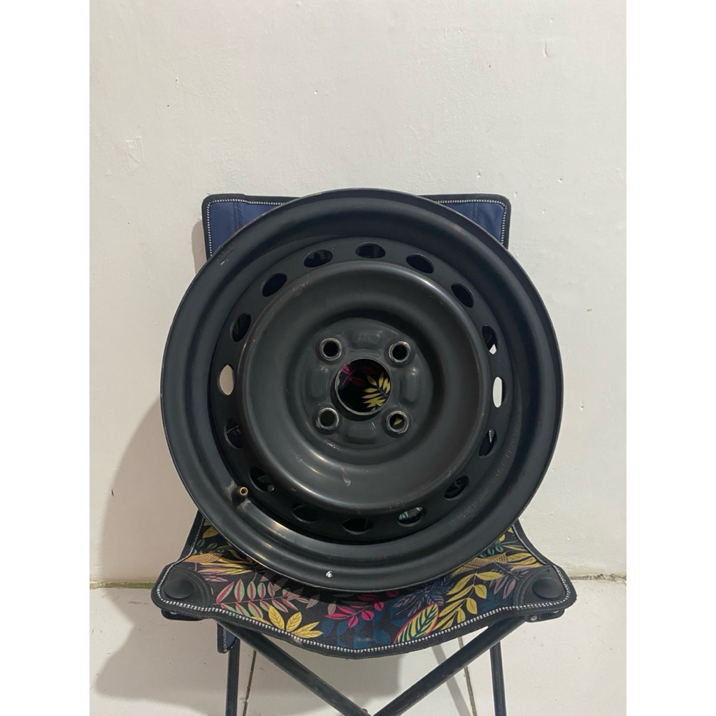 Velg kaleng sigra r14 4x100