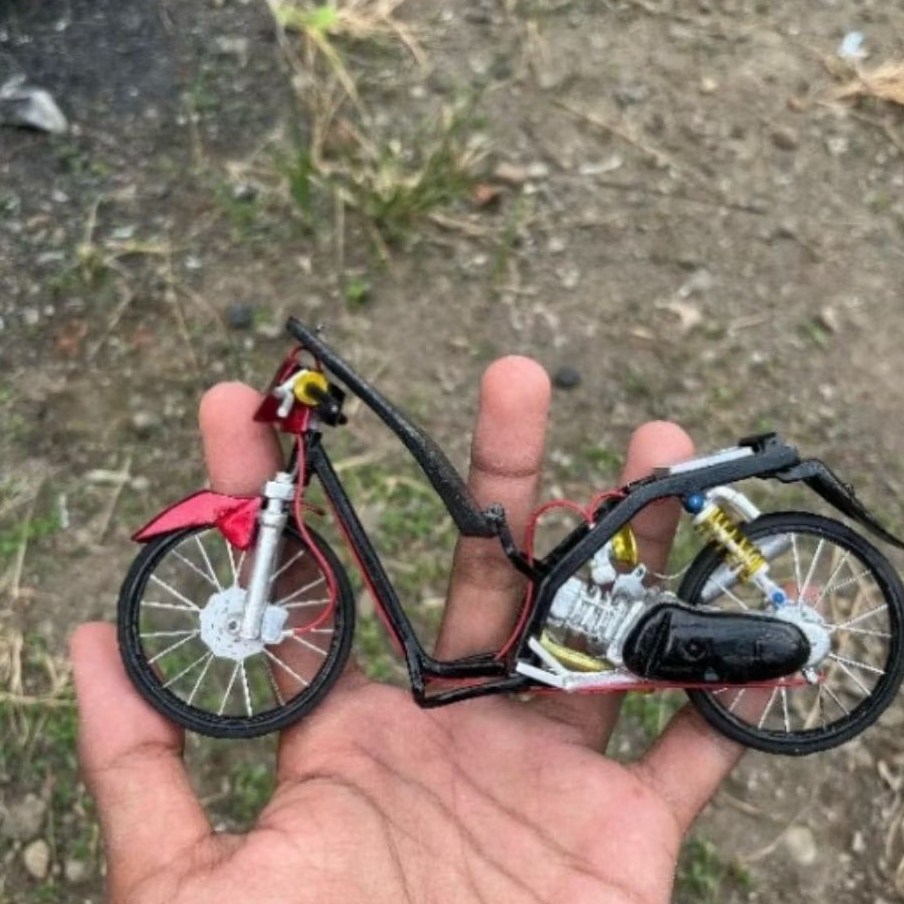 MINIATUR MOTOR DRAGBIKE HONDA VARIO 160 BISA MUTER ADA DINAMO