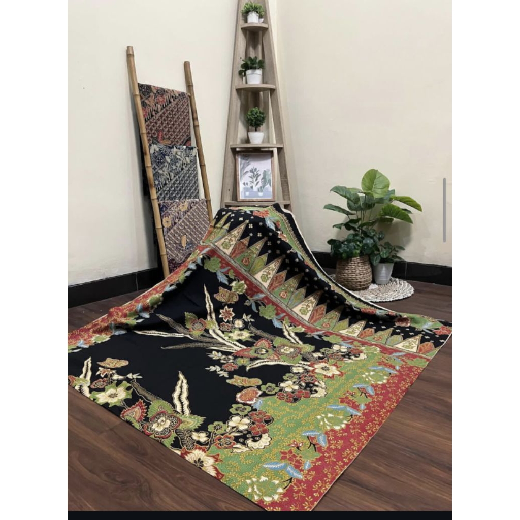 Kain Batik. kain motif bunga. kain batik solo