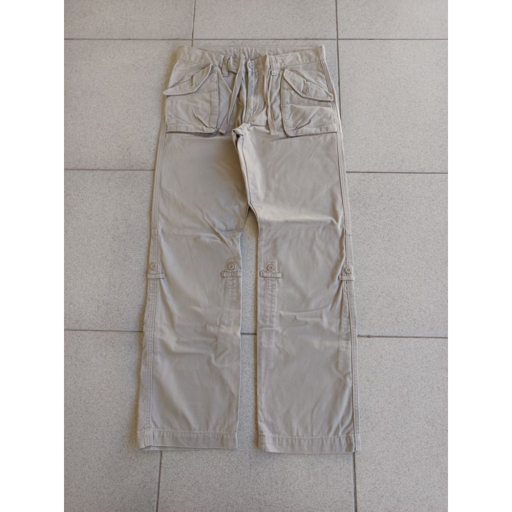 celana Uniqlo multi pocket bootcut pants
