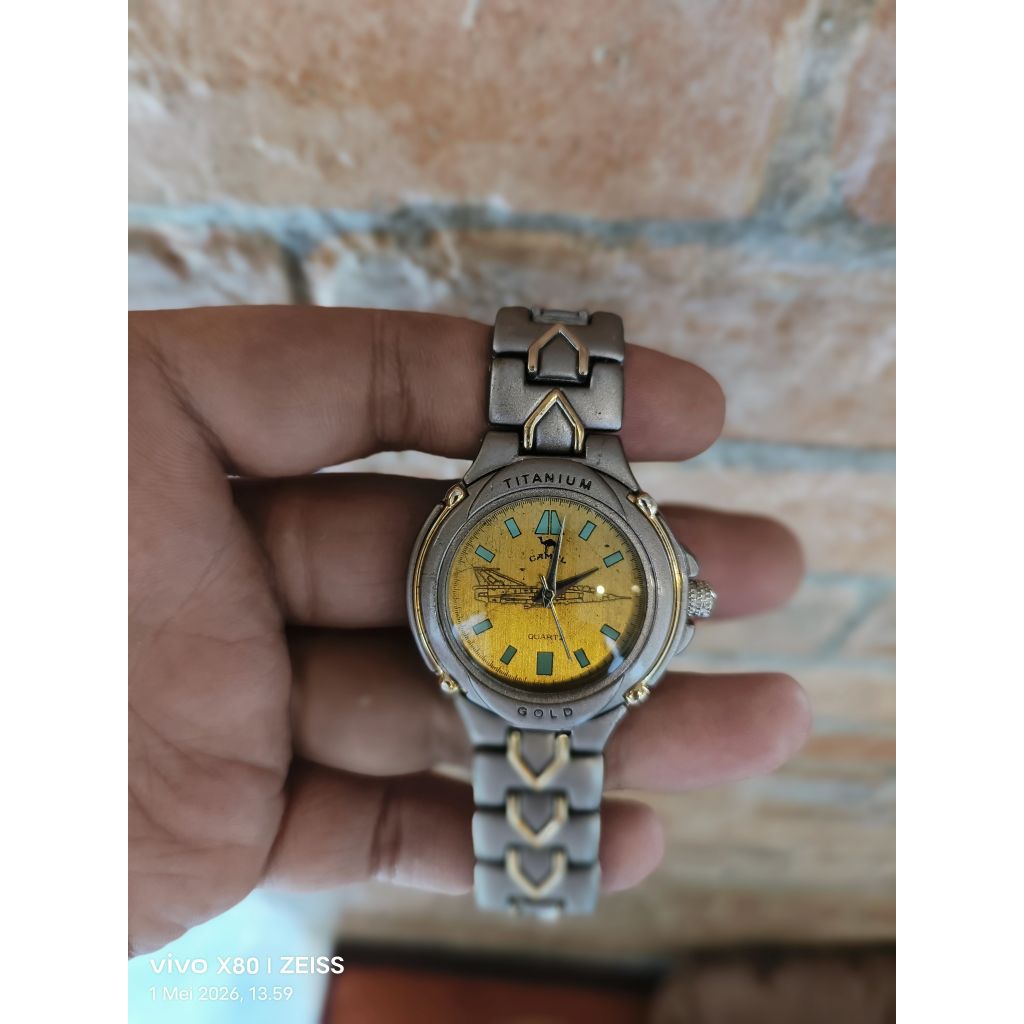 Jam tangan vintage Titanium gold Daiwa Camel