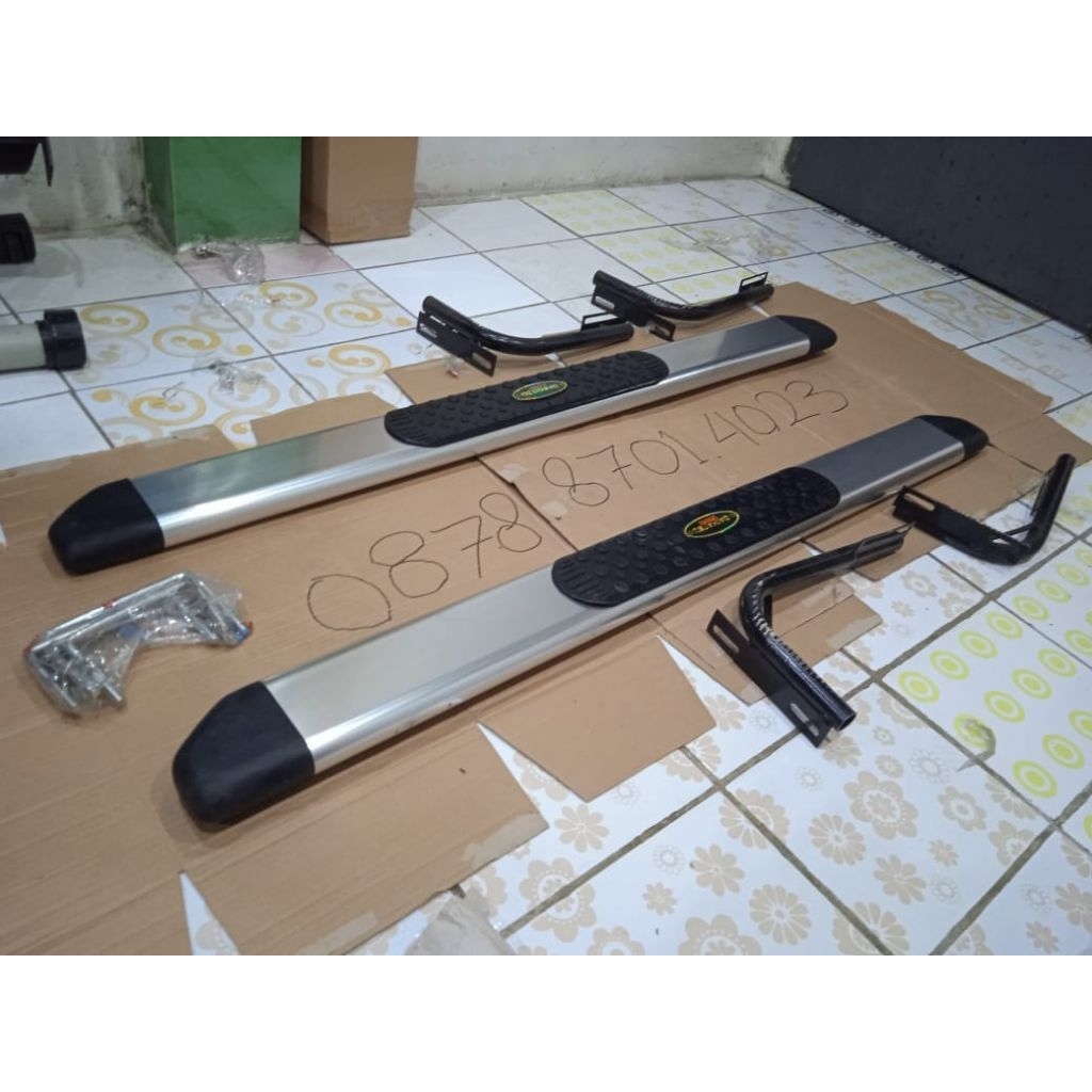 foot step samping mobil calya Sigra injakan kaki samping