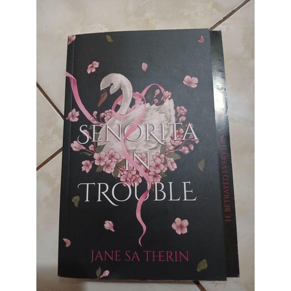 Preloved Novel Senorita In Trouble First Edition SC