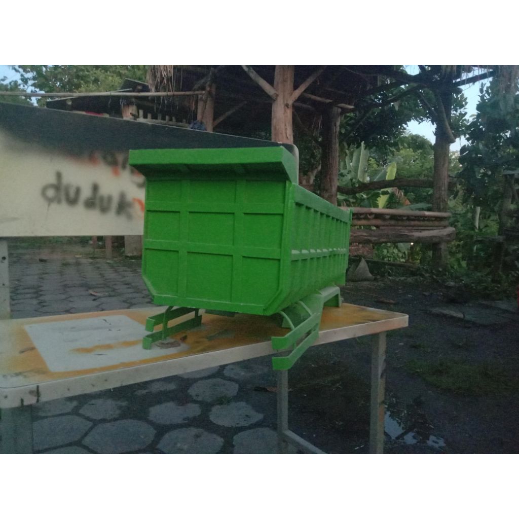 bak miniatur truk dump