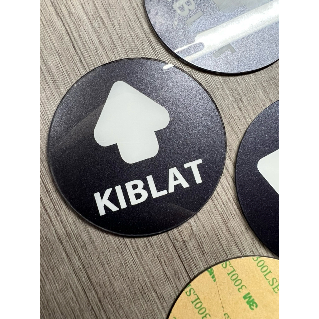 acrilic arah kiblat penanda arah kiblat acrilic singn board acrilic kiblat