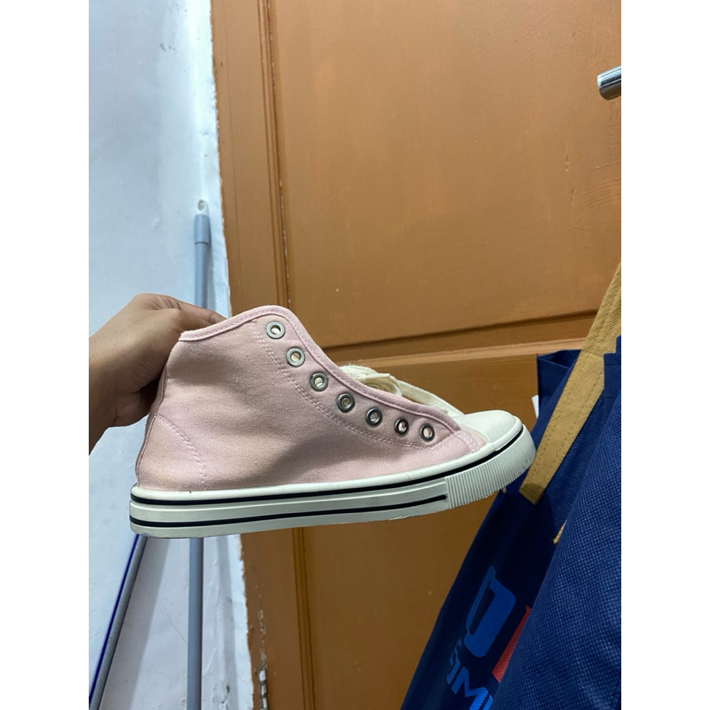 [preloved] high sneakers rubi pink soft 36