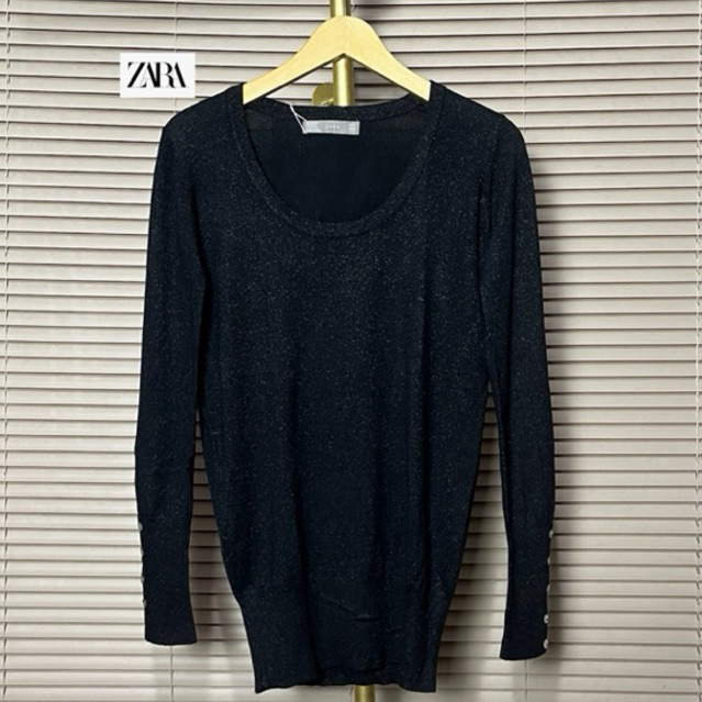 ATASAN RAJUT INARA ZARA