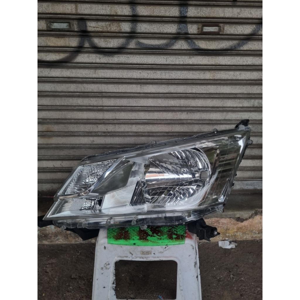 Headlamp Lampu Depan Hiace Premio Original