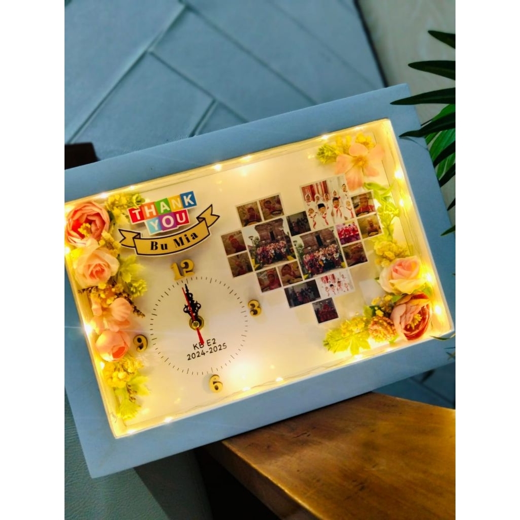 gift frame guru / hadiah Jam custom perpisahan