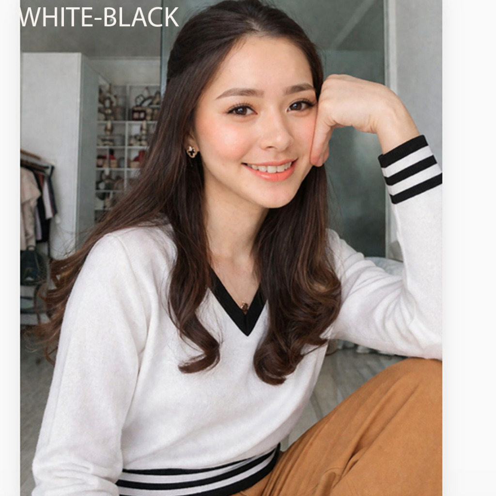 Baju rajut garis leher lembut wanita