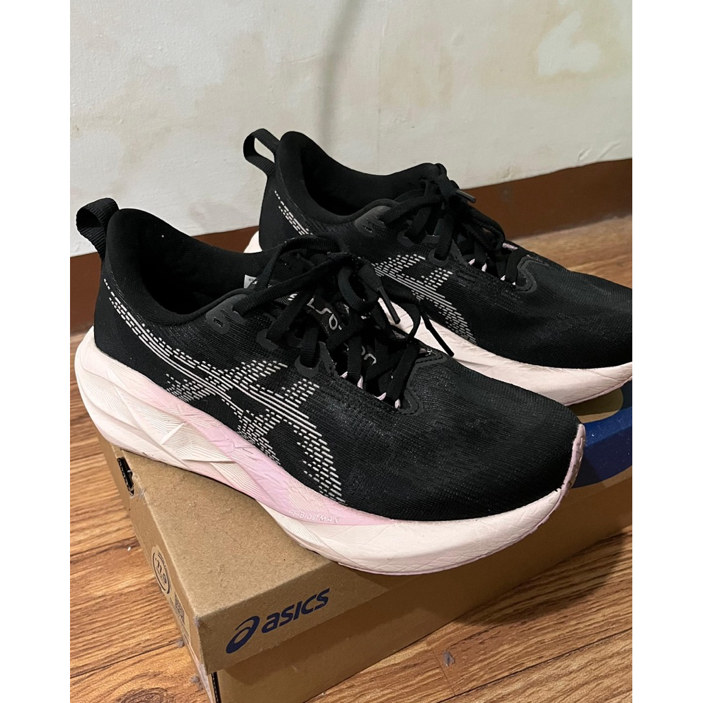 Asics novablast 5
