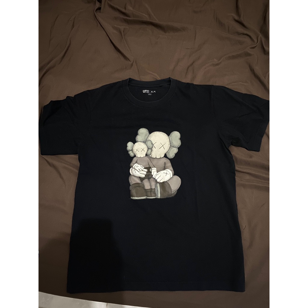 uni kaws