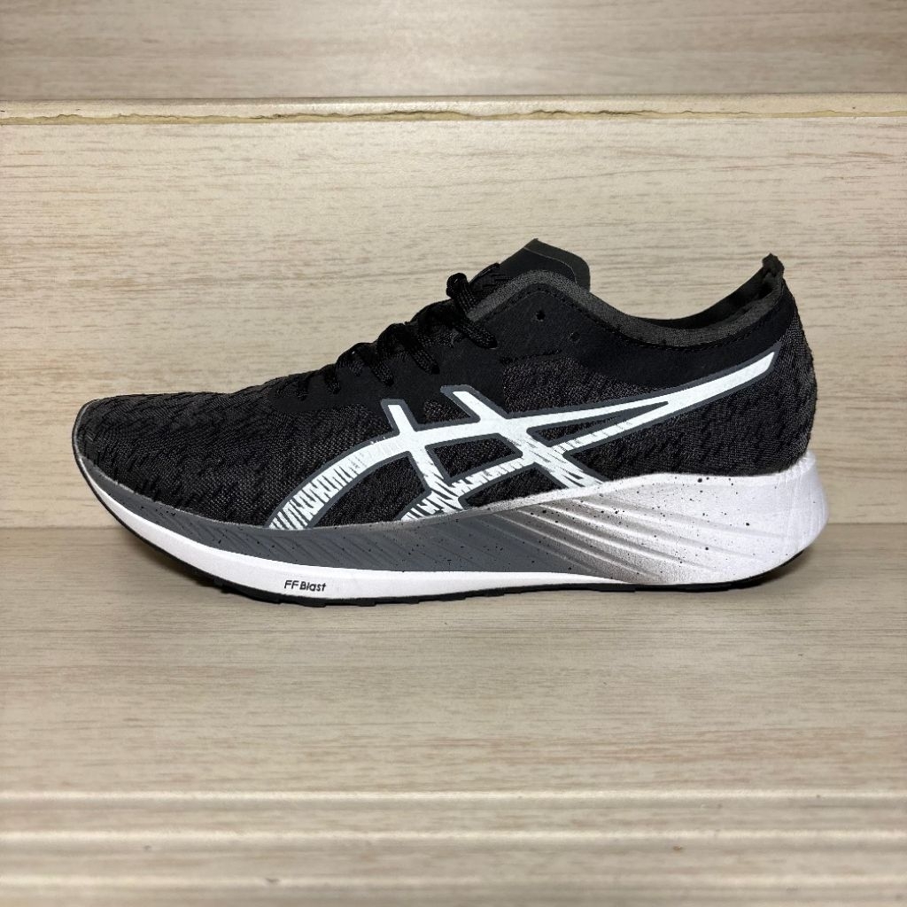 SEPATU OUTDOOR TREKKING HIKING & RUNNING ASICS TALI IKAT SECOND ORIGINAL