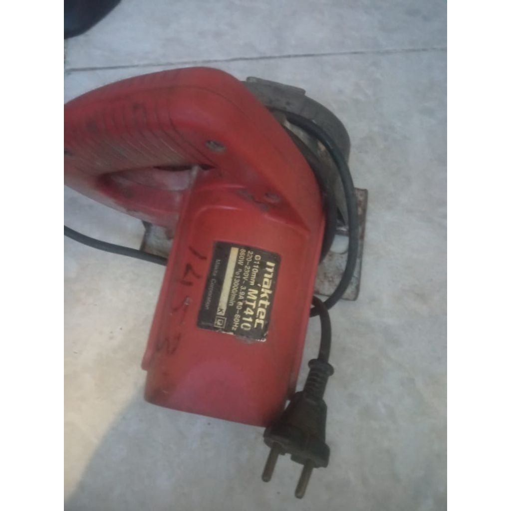 Serkel pemotong keramik atau triplek maktec MT410 kondisi normal siap pakai