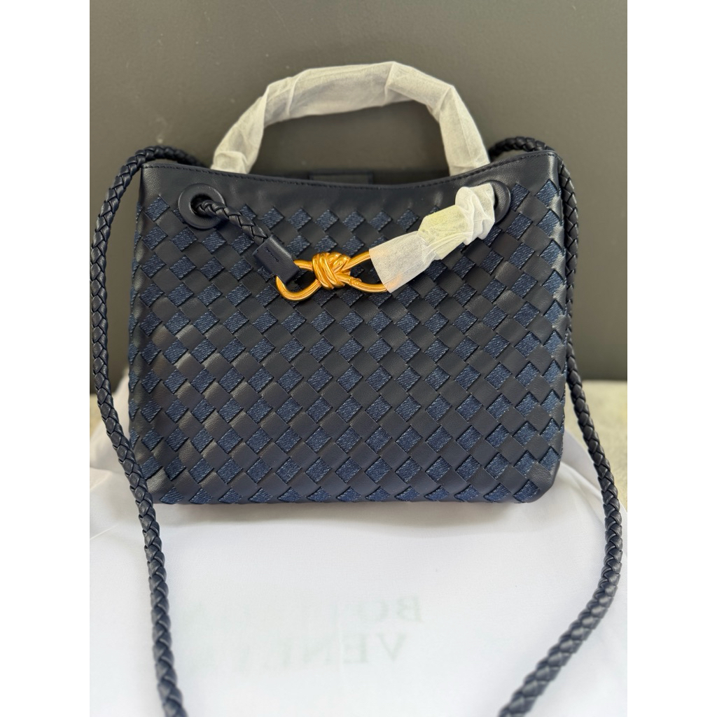 Tas fashion wanita, BV small Andiamo denim Navy
