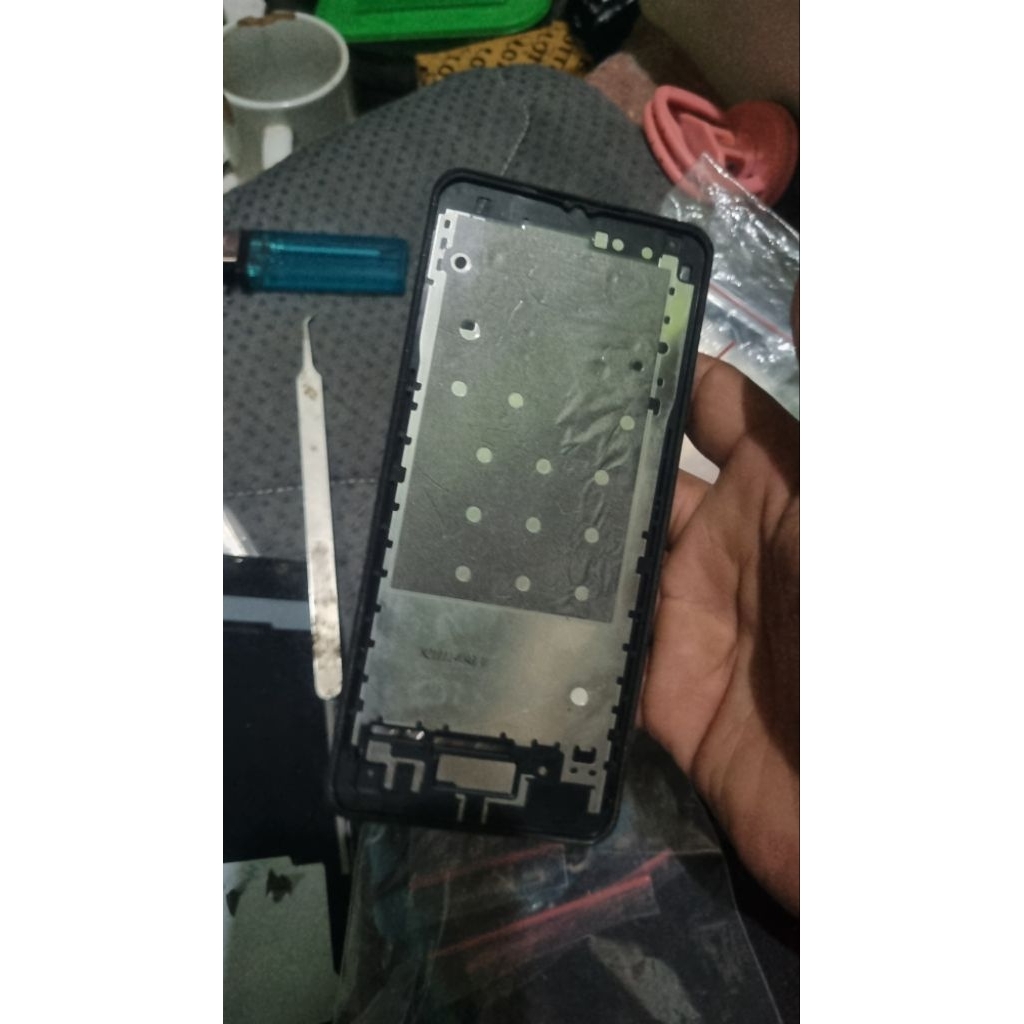 frame tengah dudukan lcd samsung A02 copotan
