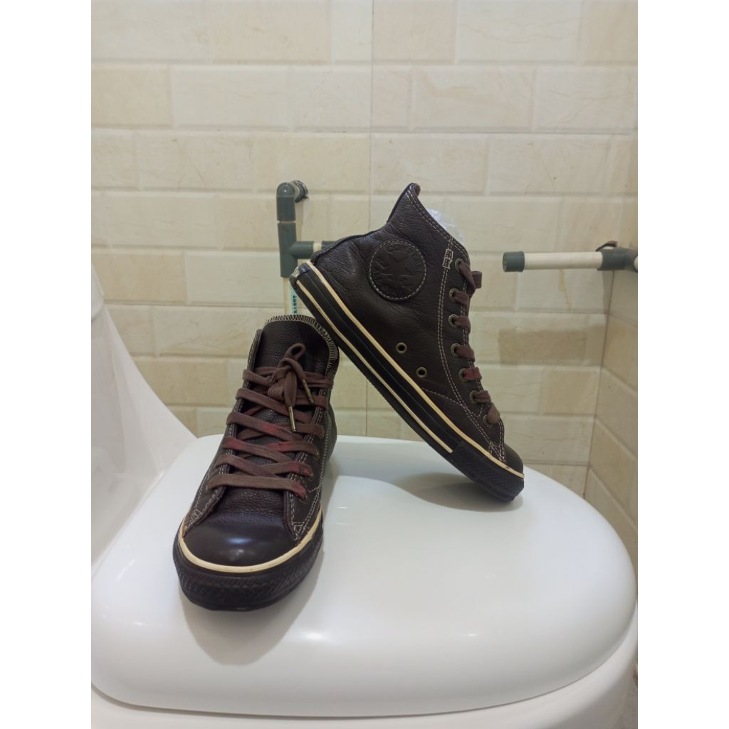 SALE Sepatu Converse kulit vintage Chuck Taylor All Star sz 39 European Brown Leather Hi