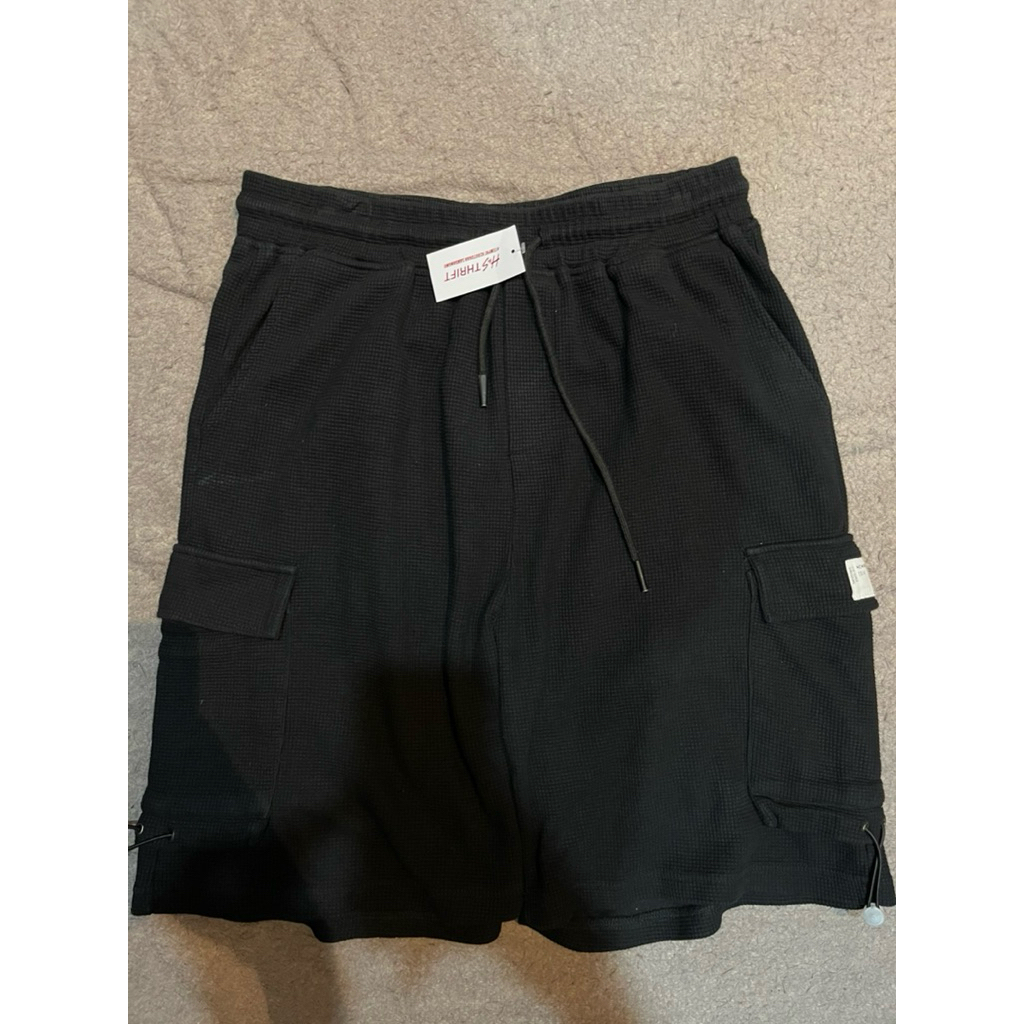 Cargo Pendek Hitam