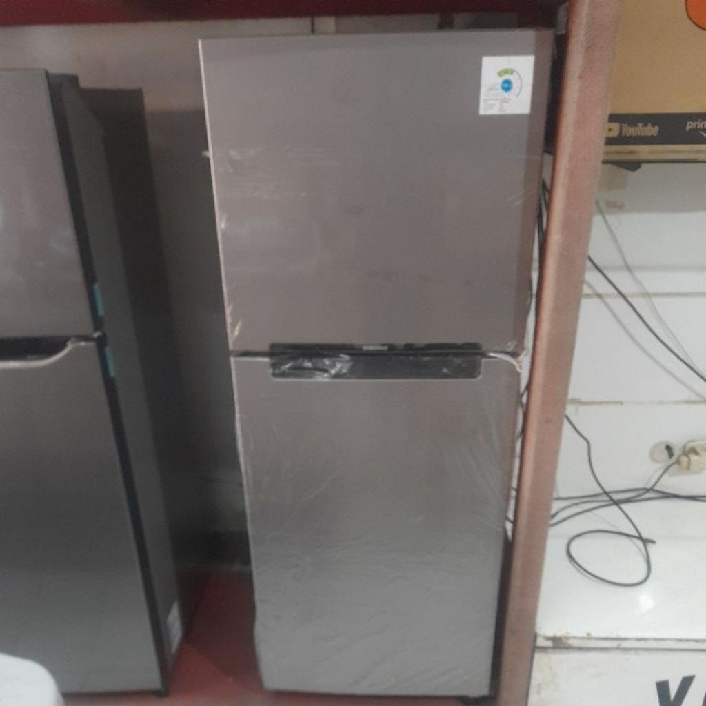 KULKAS SAMSUNG 2 PINTU 208 LITER RT19M300BGS