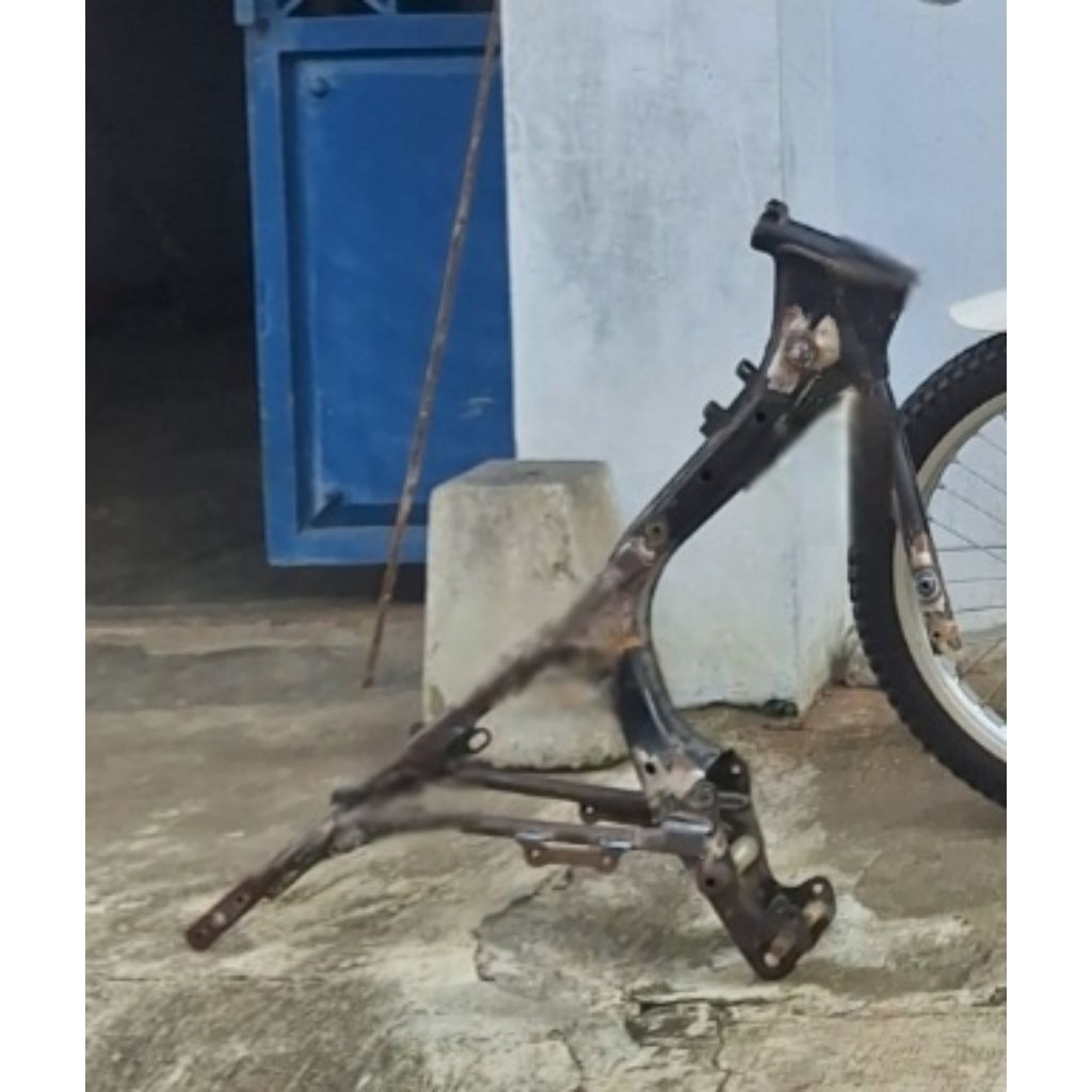 RANGKA GL 100 MENTAH GL 100 BUNTUTAN MJS TATANAN NGANJUK