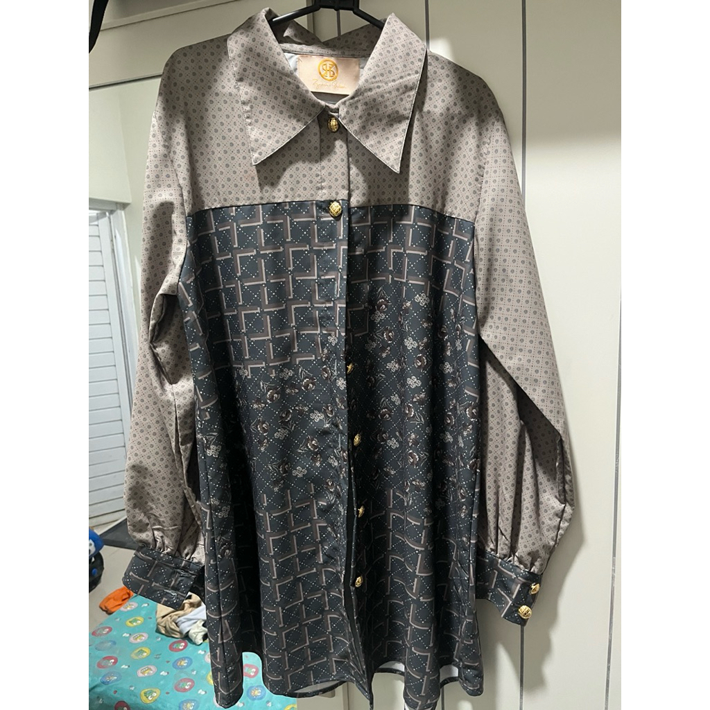 Preloved blouse brands ZASHI (Zaskia-Shireen) size M (LD100)