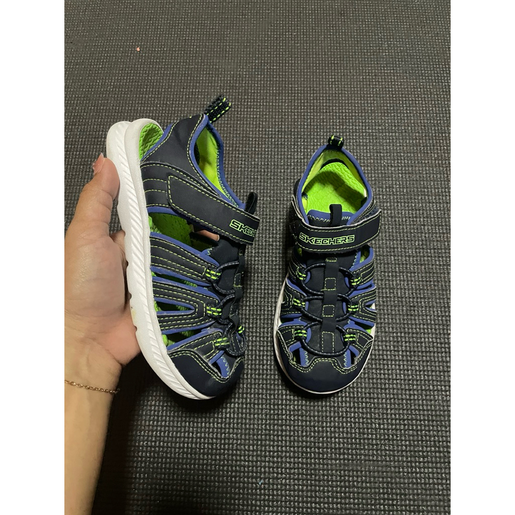 Sandal Skechers size 32 insole 20cm