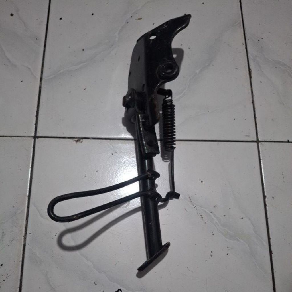 standar samping vespa matic
