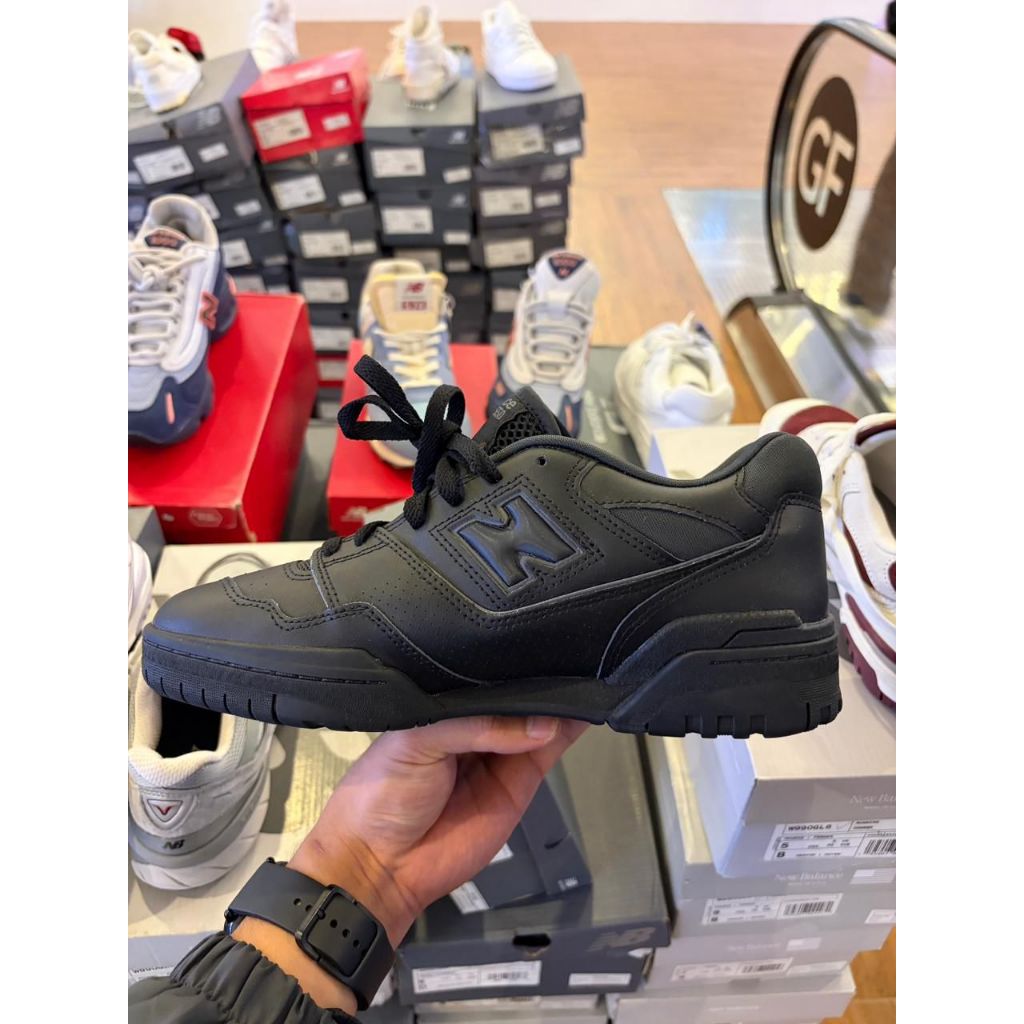 Sepatu NB 550 FULL BLACK SPECIAL EDITION