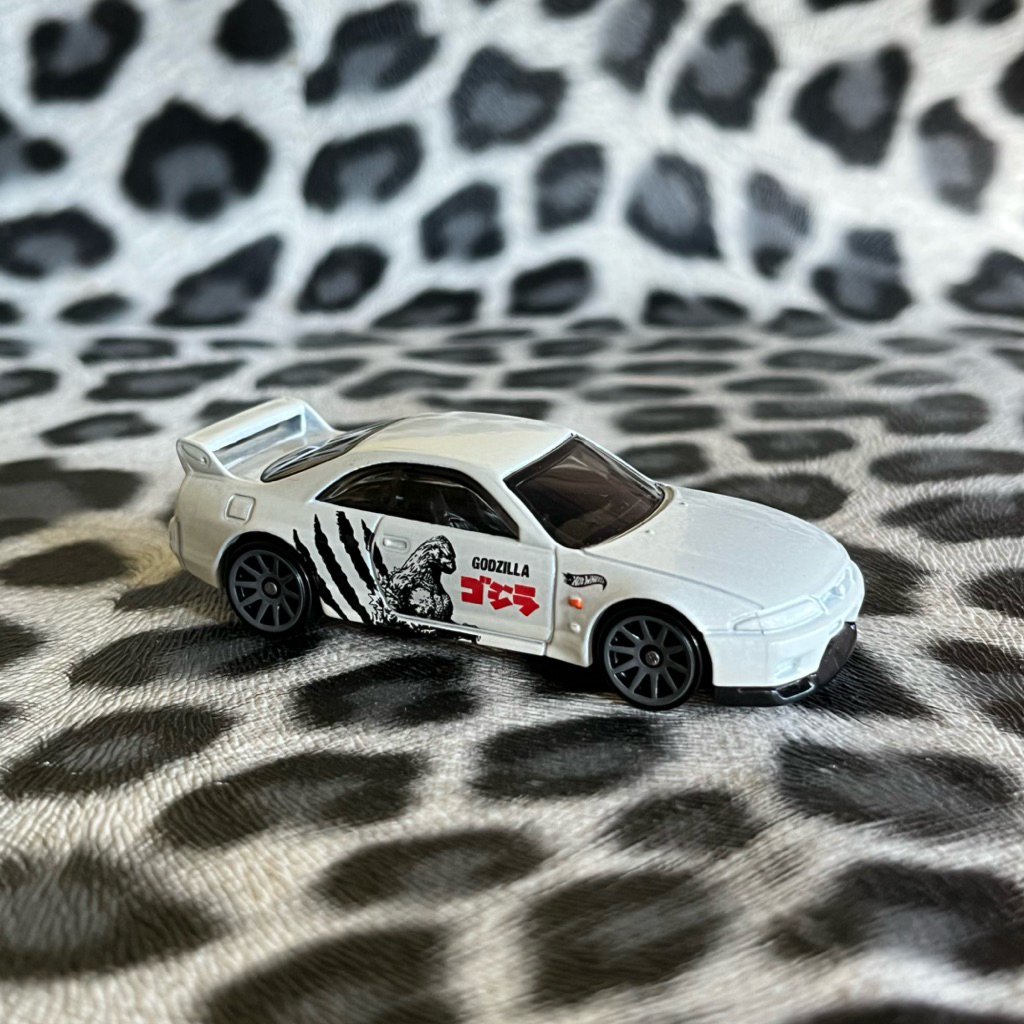 Hot Wheels Nissan Skyline GTR R33 Godzilla