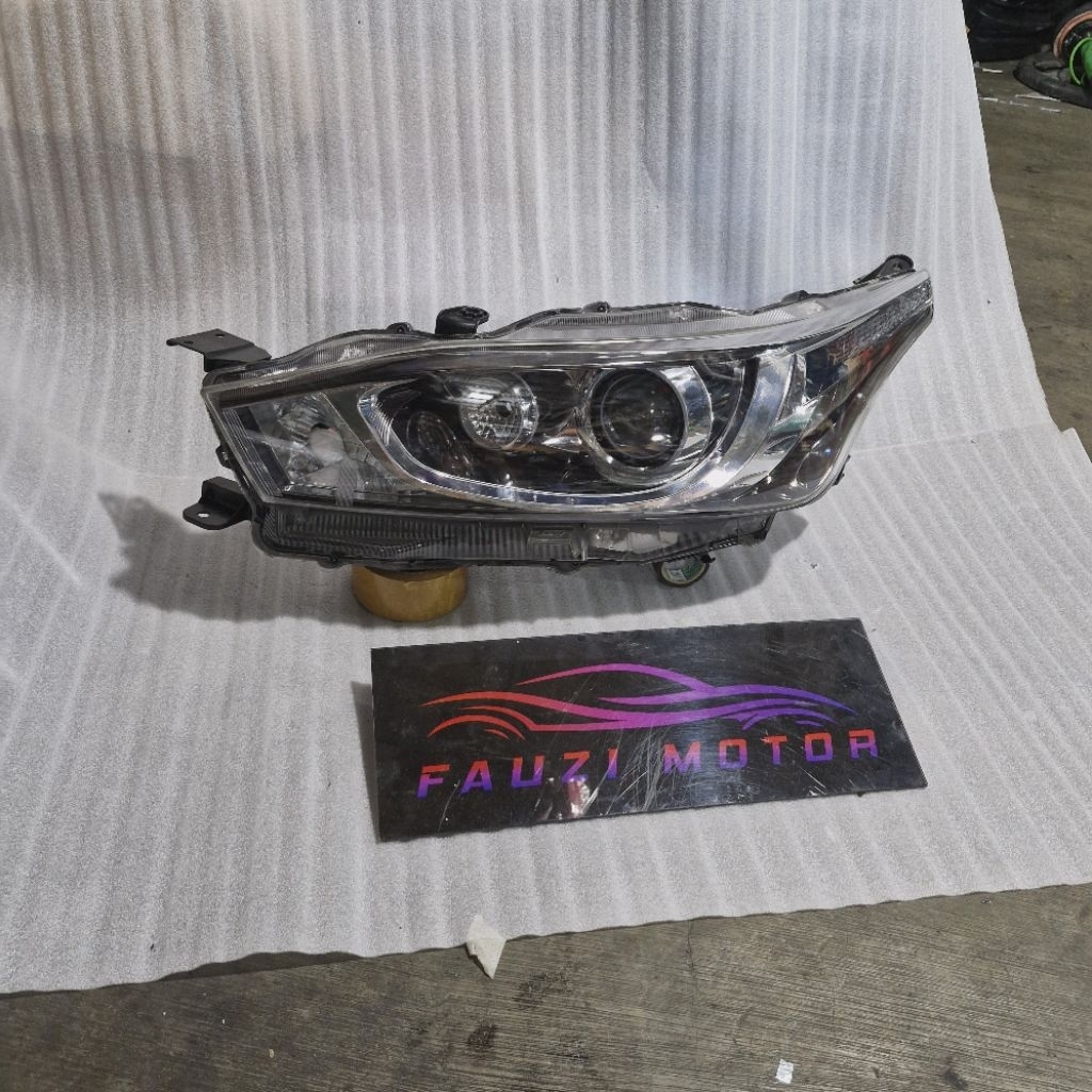 Head lamp headlamp lampu depan yaris 2015 2016 2017 Ori