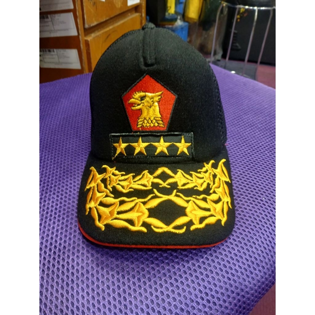 topi partai gerindra bintang 4
