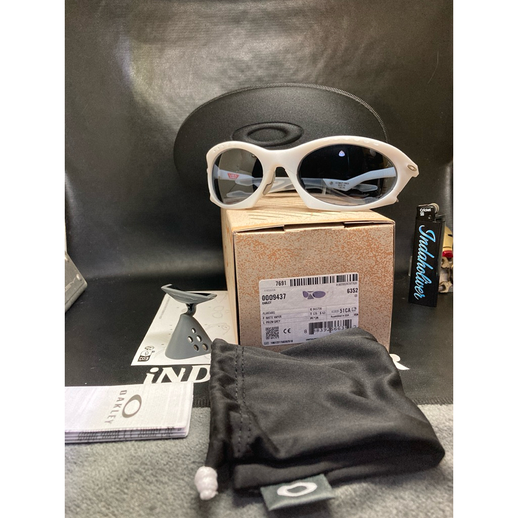 BNiB  Original  Oakley  Plantaris  prizm Grey