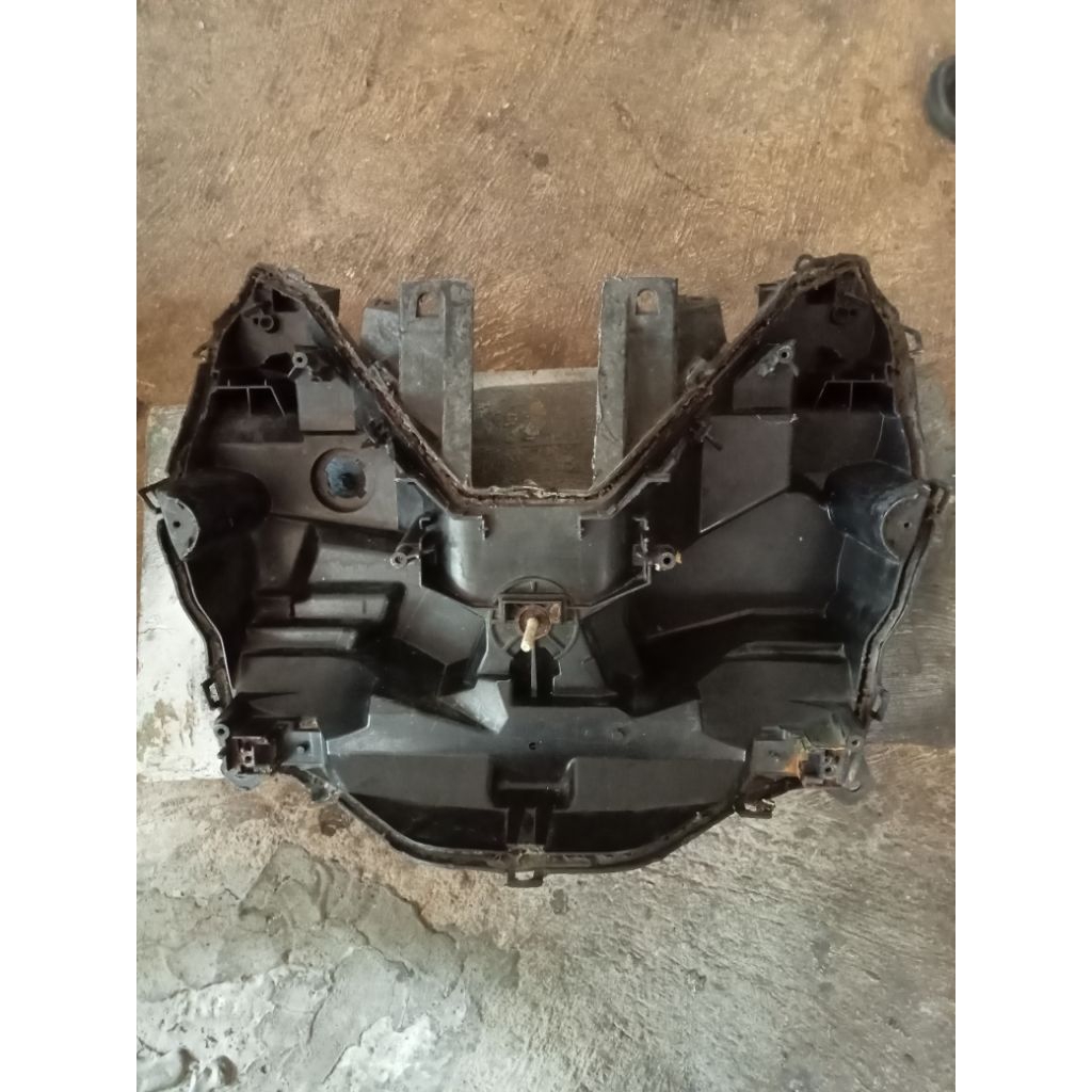 batok housing belakang rumah lampu depan honda vario 125/150 tahun 2018/2022 original Copotan