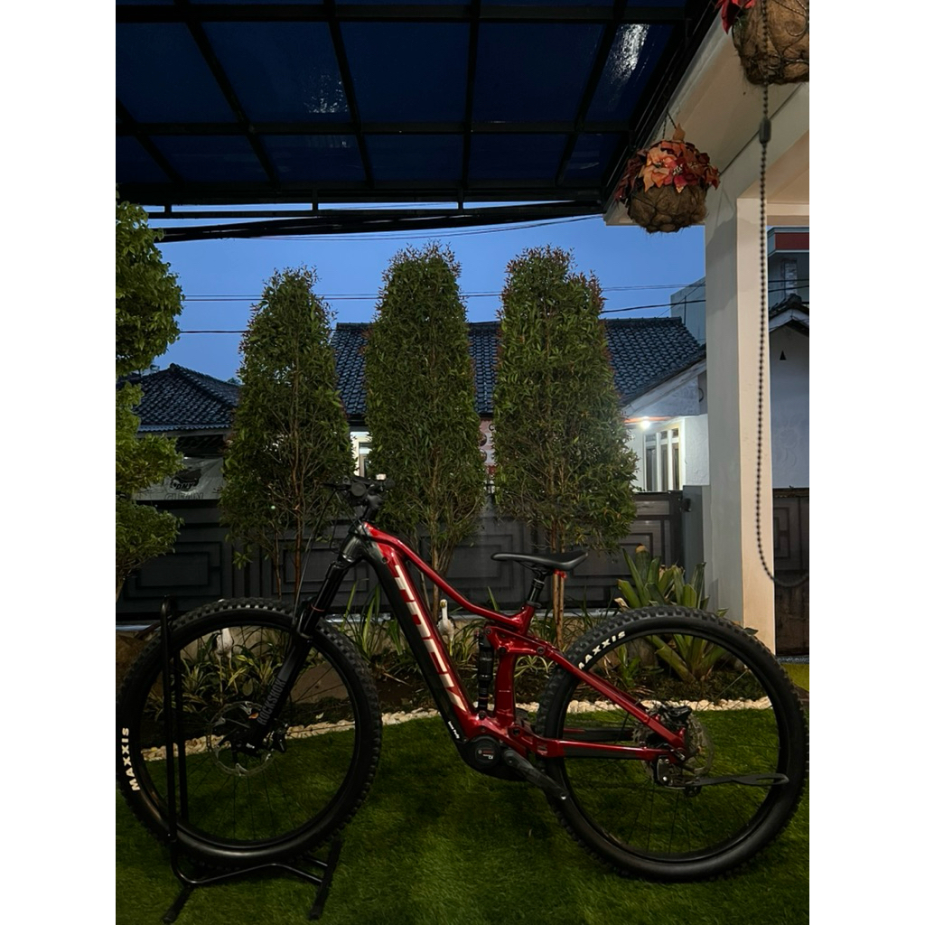 E MTB Trek Rail Mountain Bike bukan canyon sworks santa cruz specialized