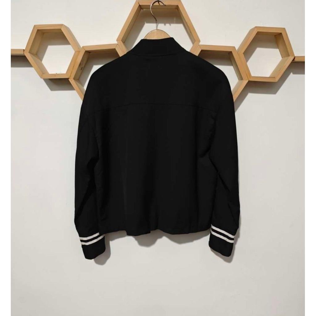 JACKET BOMBER CEWE ADVISORY HITAM