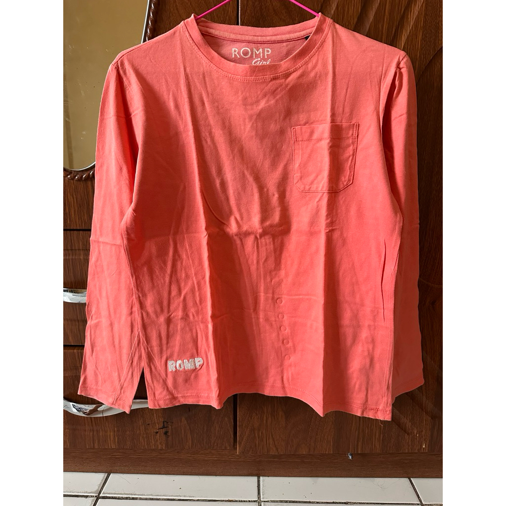 kaos merek romp preloved