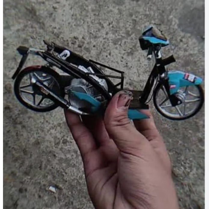 miniatur diecast motor motoran Honda vario 125 new downsize bisa bongkar pasang scala1:16