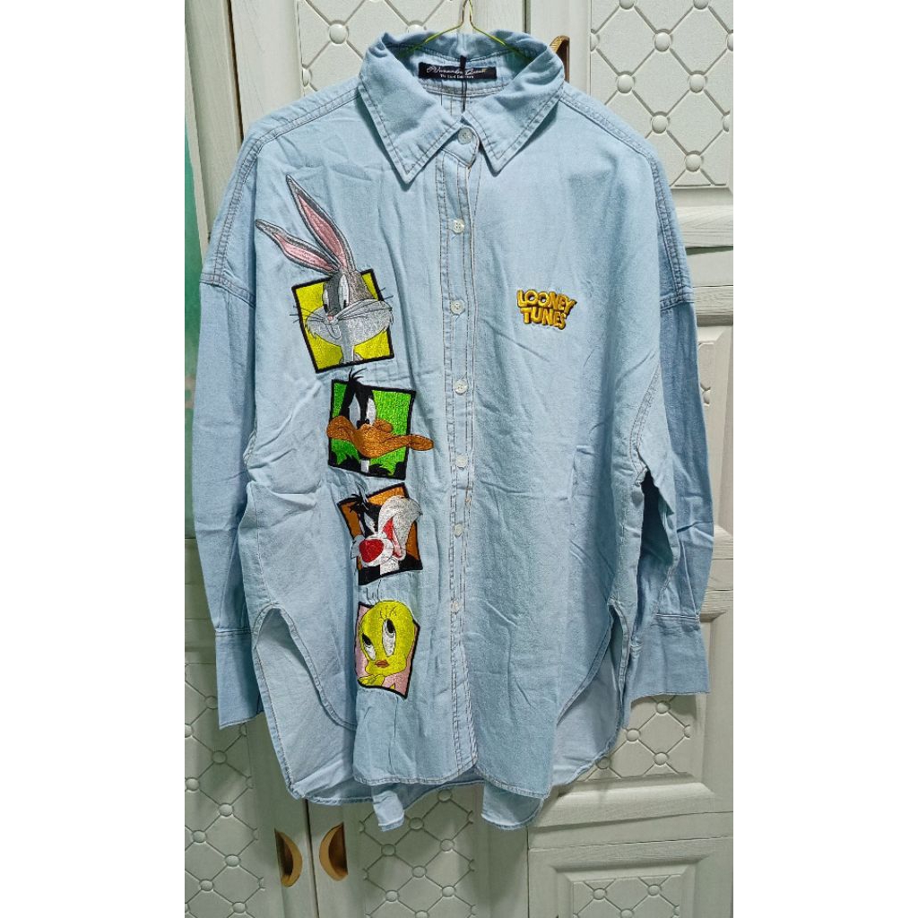 Kemeja soft jeans Looney Tunes