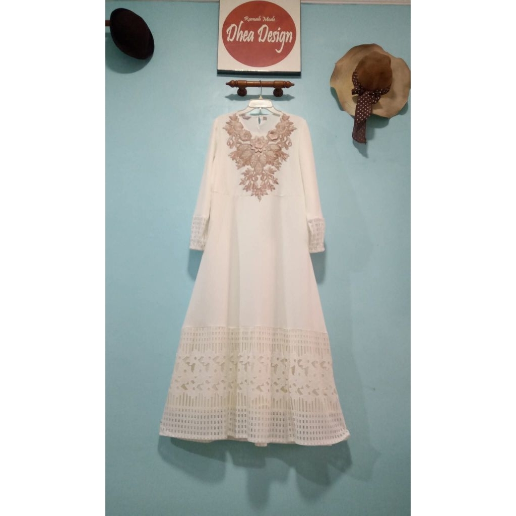 Gamis putih bordir tempel