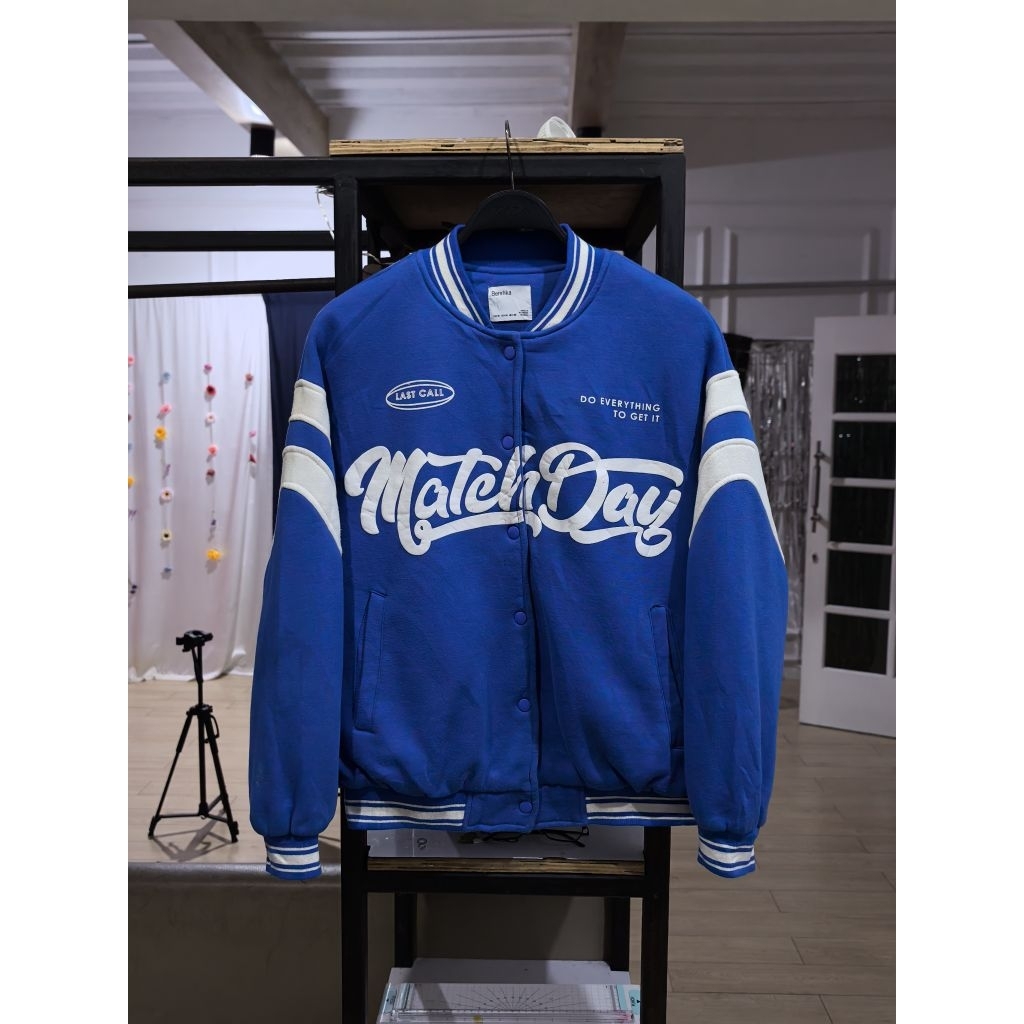 jaket Varsity Bershka