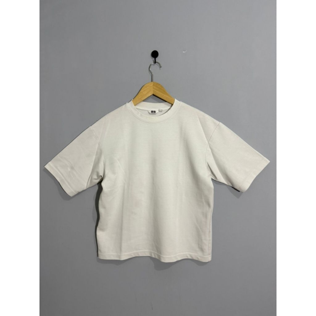 Kaos Uniqlo Airism