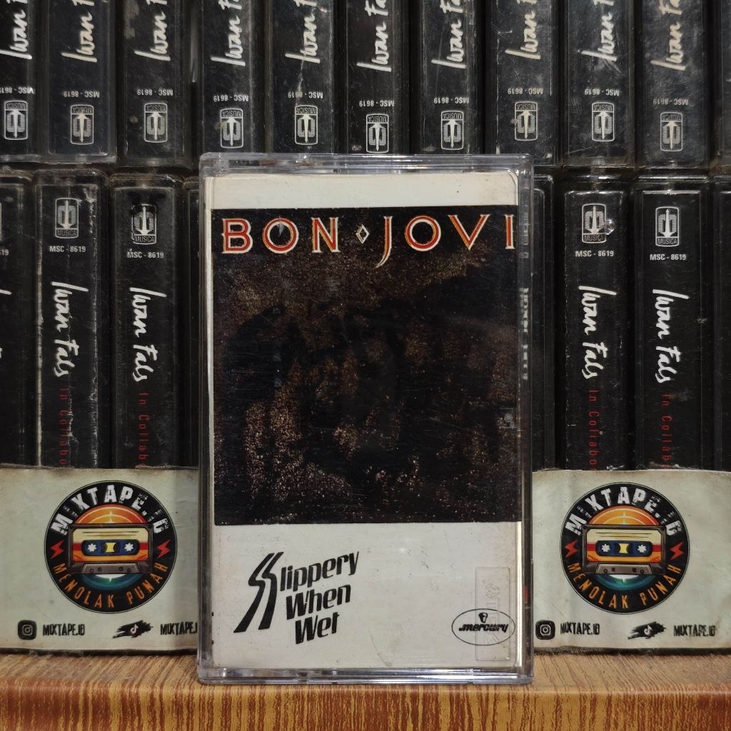 Kaset - Bon Jovi - Slippery When Wet - Kaset Pita - Radio Tape - Radio - Pemutar Kaset - Retro - Cla