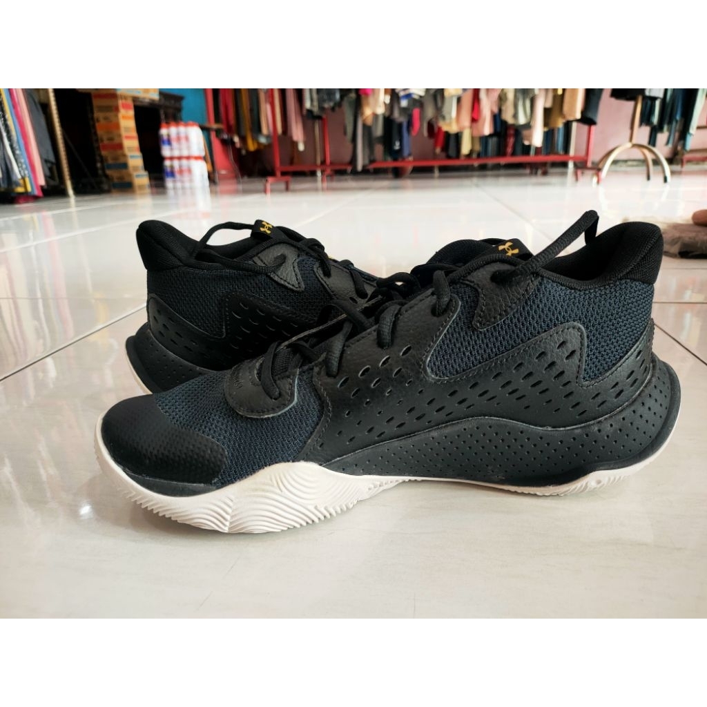 Sepatu Basket Jet 23 size 44